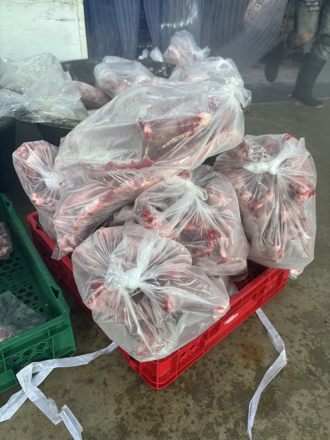 หมูแช่แข็งชิ้นใหญ่ คุณภาพพรีเมียม