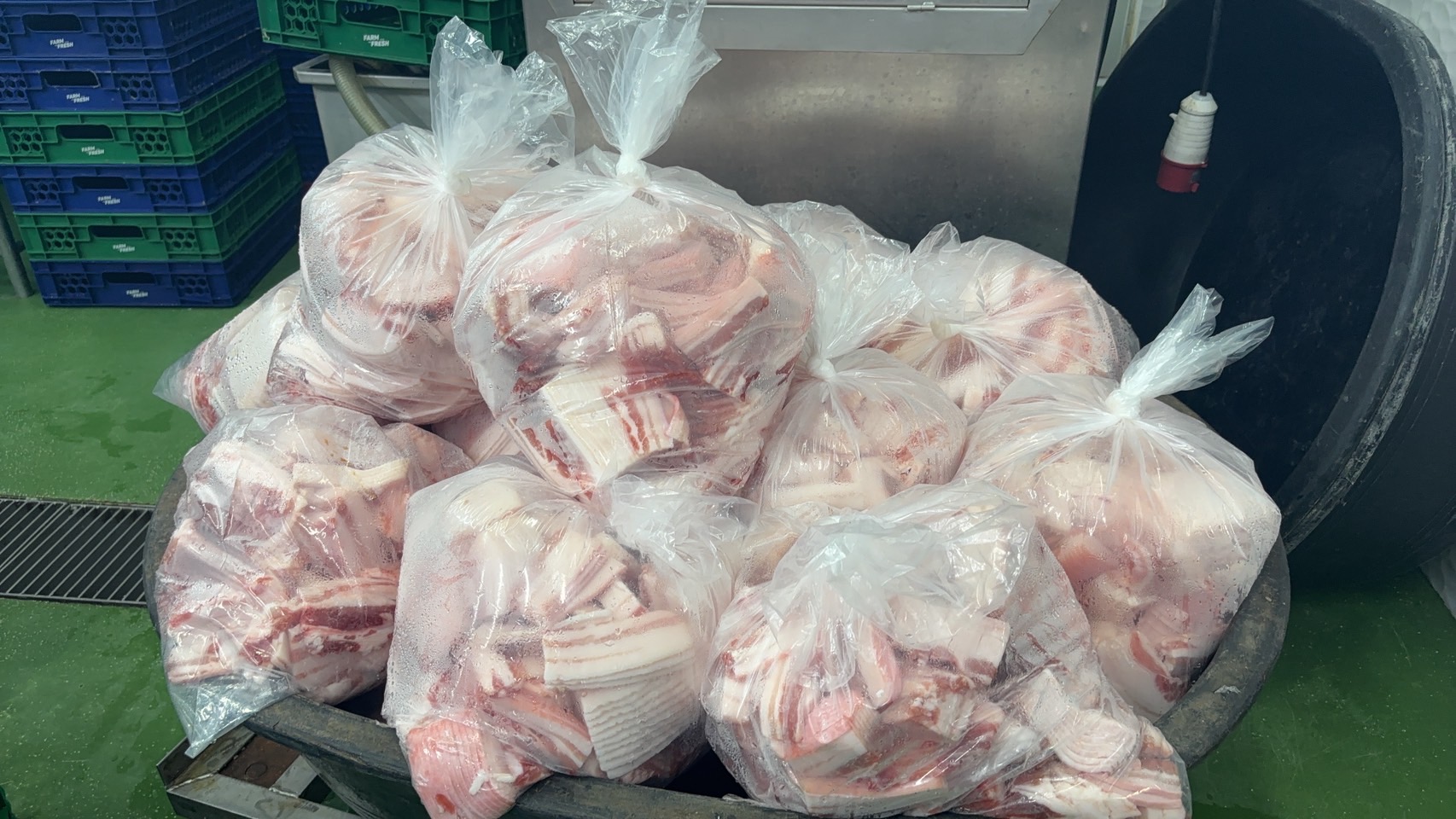หมูสดคุณภาพ ห้องเย็นมาตรฐาน
